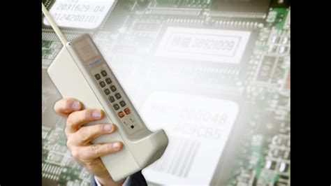 First Ever Mobile Phone 的图像结果