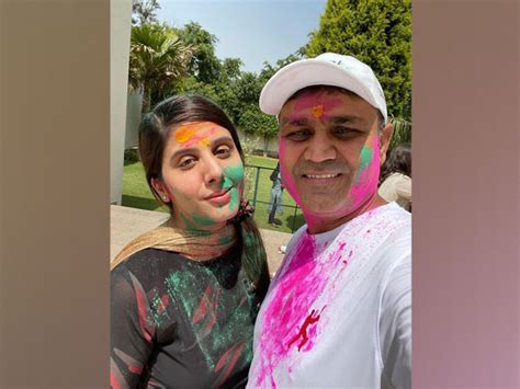 Sehwag leads Holi wishes as cricket fraternity extends greetings to fans