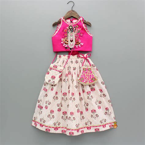 Matching Sibling Wear