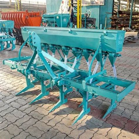 Seed Drill Machine - Wheat & Soyabean Seed cum Fertilizer Drill ...