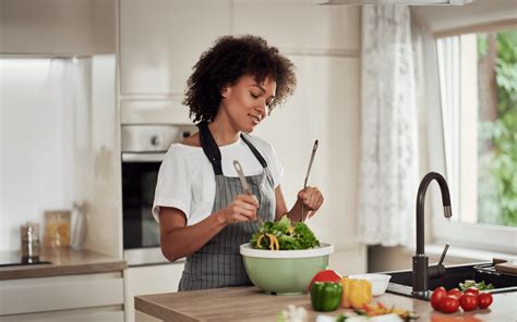 7-Day Juice Diet: No, It Won't Flush The Toxins Out! - BetterMe