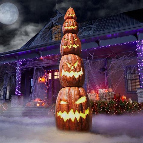 Gigantic 8 Foot Illuminated Stack of Jack O' Lanterns | The Green Head