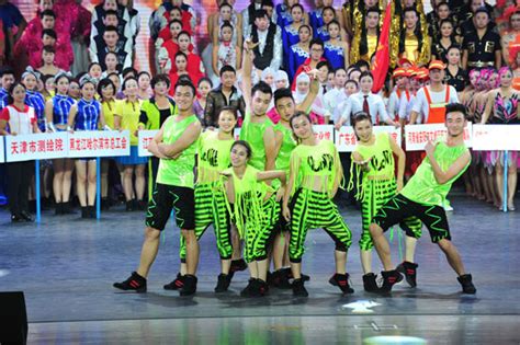 第二届广东省青少年舞蹈大赛举行 7个节目获得金奖_新浪新闻