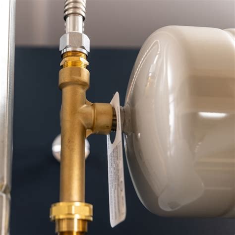 EASTMAN 2-Gallons Expansion Tanks 60022 at Lowes.com