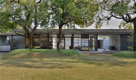 Weekends at this farmhouse near Ahmedabad are all about hammocks ...