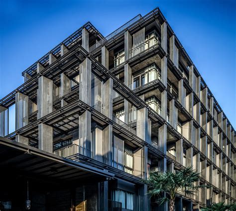 Hotel Building 的图像结果