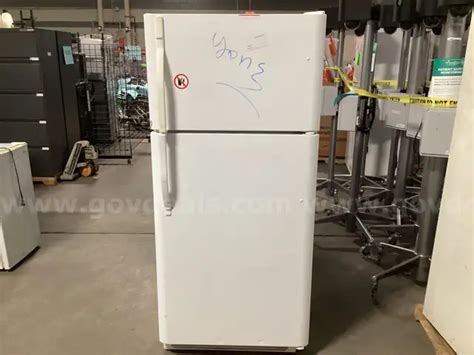 Kenmore Refrigerator / Freezer | GovDeals