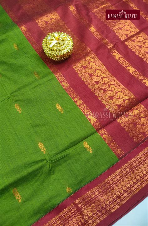 Premium kalyani Gadwal Cotton Sarees - Grass Green – Madrassi Weaves