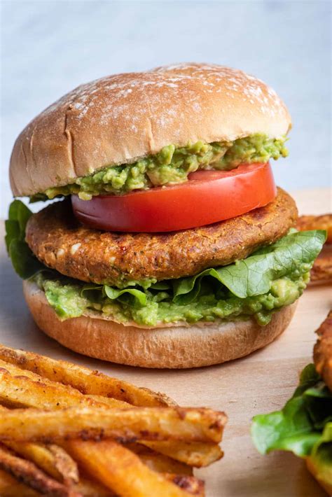 Chickpea Burger {Vegetarian Recipe} | FeelGoodFoodie