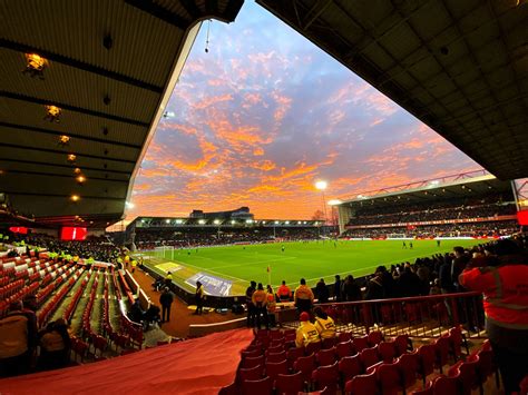 Stunning sunset captured above Nottingham Forest's City Ground - Nottinghamshire Live