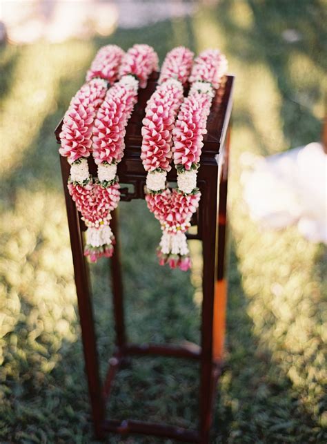 Indian wedding garlands fresh flowers 60 photos - Astyledwedding.com
