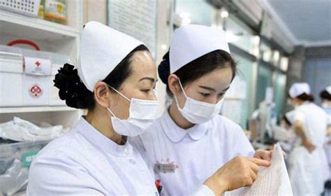 护士只会打针发药？上海越来越多护士开设独立的护理门诊_浦江头条_澎湃新闻-The Paper