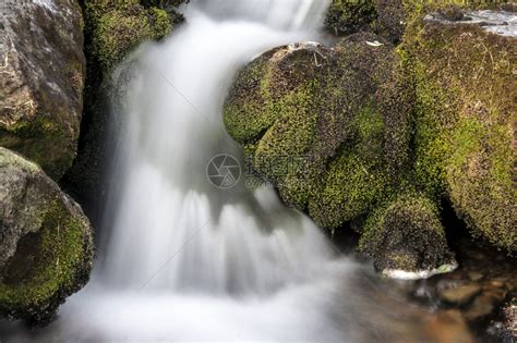 山涧流水的美丽风景高清图片下载-正版图片507069903-摄图网