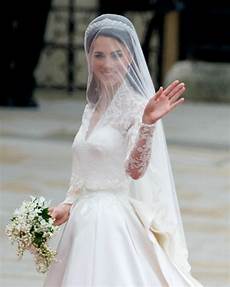 prix de la robe h m recr 233 e la robe de mari 233 e de kate middleton dans une prix de la robe h m recr 233 e la robe de mari 233 e de kate middleton dans une