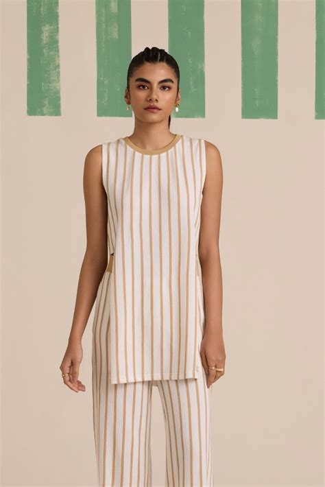 Latte Layer Top – Muvazo