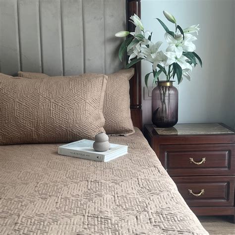 Gallant Hazel Beige Cotton Reversible Bedspread – Mason Home