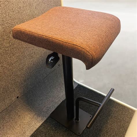 Aksa Acoustic Pods ® Office Phone Meet Work Booth Cabins