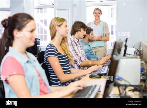 Computer Class for Students 的图像结果