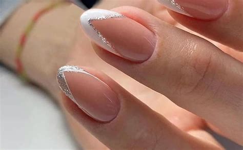 Buy Gloss & Go 24 Reusable Artificial Fake Nail Set| Peach White Silver ...