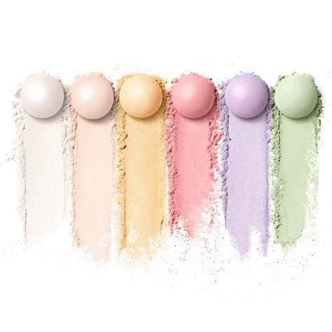 MÉTÉORITES ⋅ PERLES DE POUDRE RÉVÉLATRICES DE LUMIÈRE ⋅ GUERLAIN