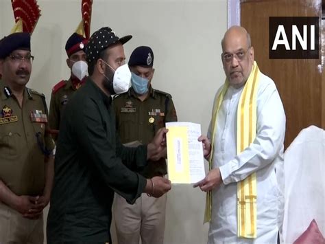 Jammu: Amit Shah hands over job appointment letters to families of ...