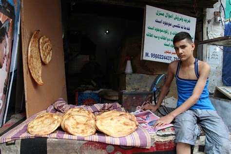 Meet the Afghan naanwais selling naans, lavasas and roghanis at the ...