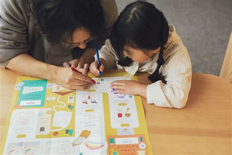 SNS 配信の効率化とブランディングを両立。土屋鞄製造所のデザイナーとマーケターが Adobe Express で実現した制作フロー