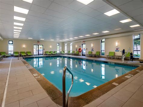 Affordable Hotel in Bangor, Maine | Holiday Inn Bangor