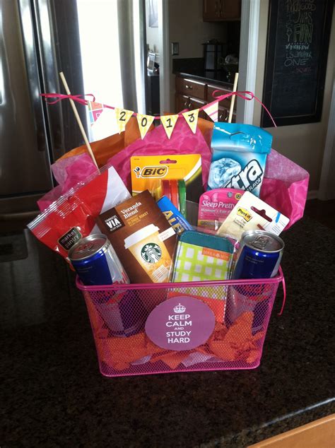 gift basket ideas for graduation