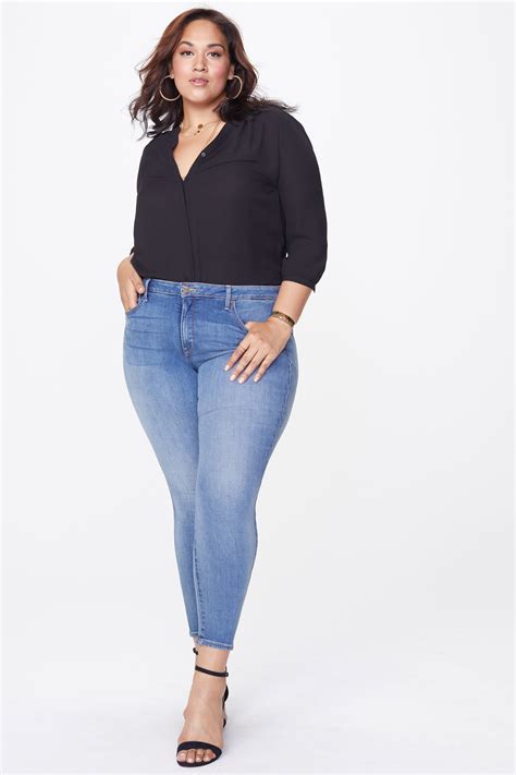 Ami Skinny Jeans In Plus Size in 2020 | Best plus size jeans, Plus size ...