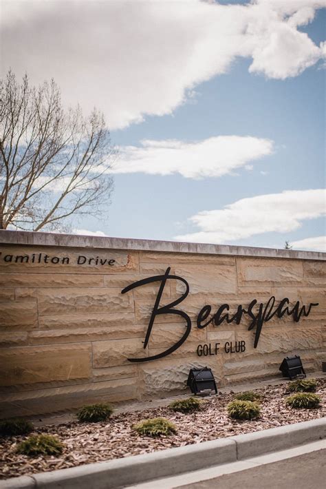 Joyful Bearspaw Golf Course Wedding | Diane Davidson Weddings