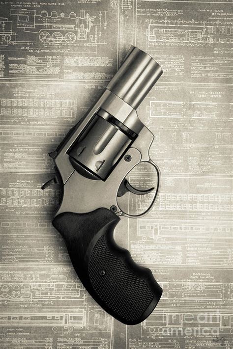 Revolver Drawing Animations 的图像结果