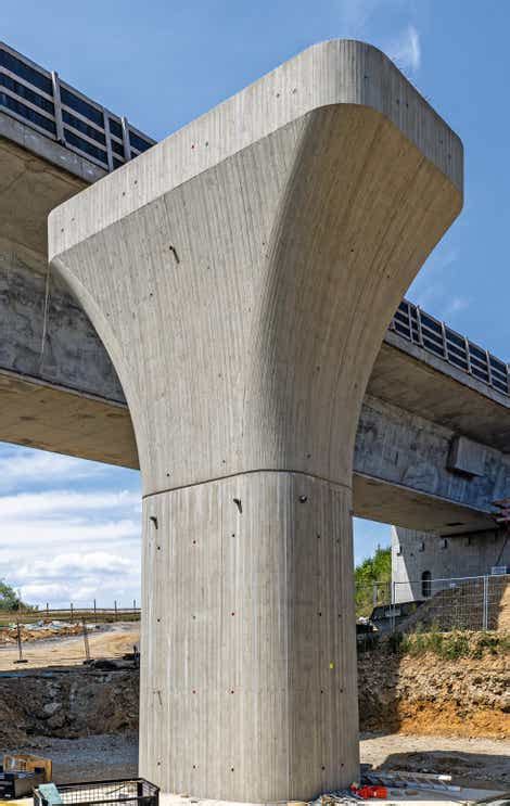 Modern formwork technology for exposed concrete structures