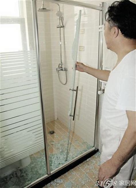 浴室玻璃门怎么手动装滑轮？玻璃门滑轮安装和维护方法 - 室内门 - 装一网