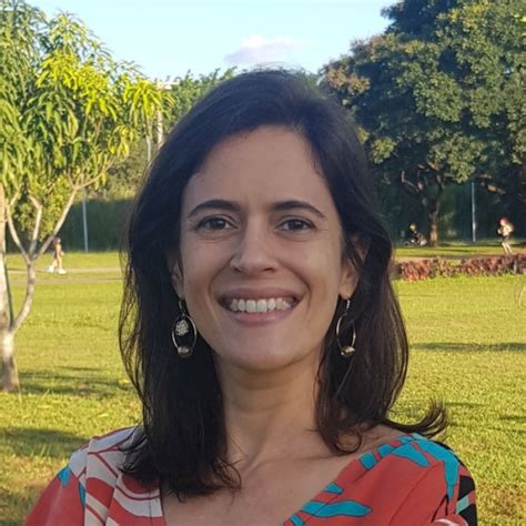 Tissiana - Portuguese teacher - ₹2937/h