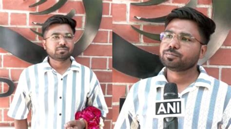 UPSC success story - मां लगाती हैं खिलौने का ठेला, चपरासी के बेटे ने ...