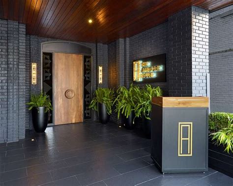 THE ANNDORE HOUSE (Toronto) - Hotel Reviews, Photos, Rate Comparison ...