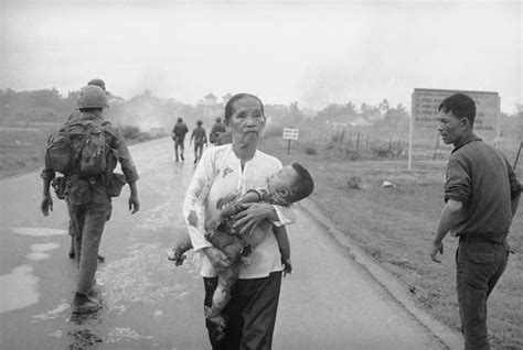 La foto de la 'Niña del napalm' cumple 50 años: esta es la historia de ...