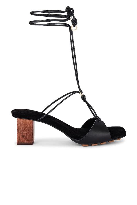 Ulla Johnson Loren Lace-up Midi Heel in Noir | REVOLVE