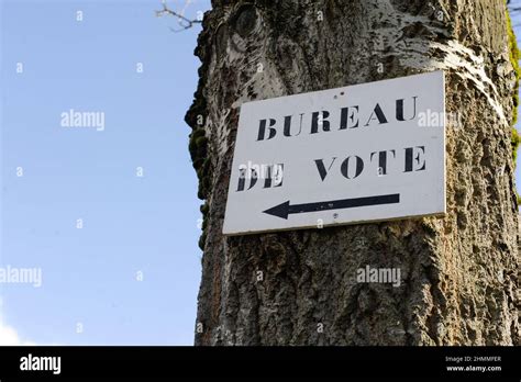 Polling Place Signage 的图像结果