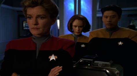 Watch Star Trek: Voyager Season 2 Episode 8: Persistence Of Vision ...