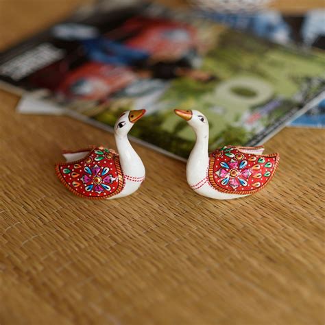 eCraftIndia Loving Swan Couple White Meenakari Metal Figurine (8 cm x 4 ...
