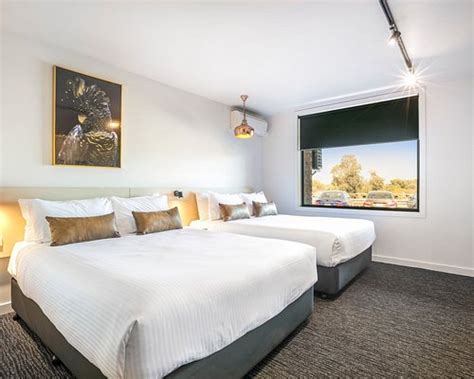 NIGHTCAP AT THE CHEEKY SQUIRE (Frankston, Victoria) - 2026 Inn Reviews ...