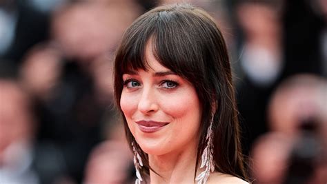 Curtain Bangs zijn terug – zo style je deze coupe in 2025