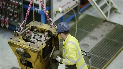 Overhaul program for excavator attachments | Epiroc