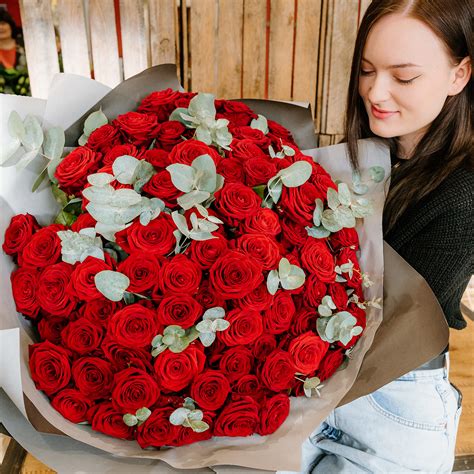 Big Bouquet Of Red And White Roses
