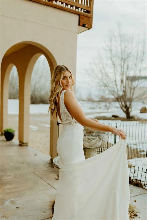 Sexy Summer Sheath Column Wedding Dress with Graphic Matte Lace