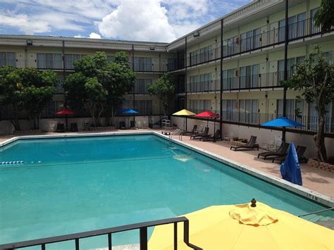 ECONO LODGE WINTER HAVEN EAST - Hotel Reviews & Photos - Tripadvisor