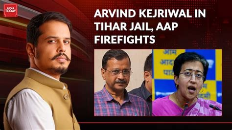 Rupee falls below 52 against dollar - India Today