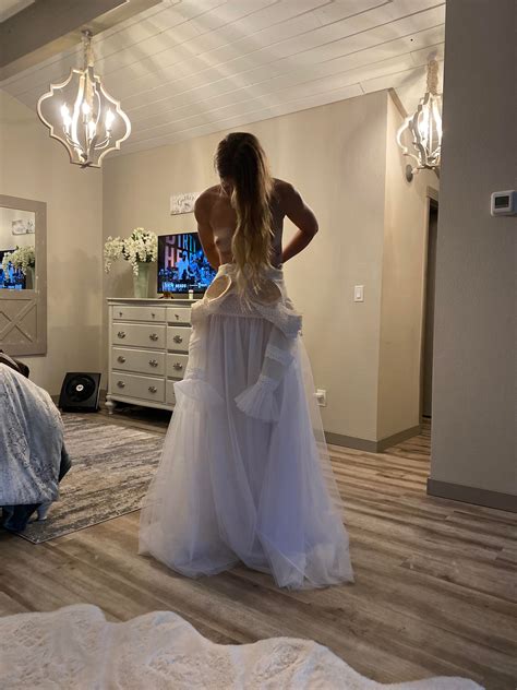 More Wedding [F]un : r/WeddingsGoneWild